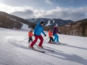 Découvrir station de ski Gstaad pour toute la famille en hiver